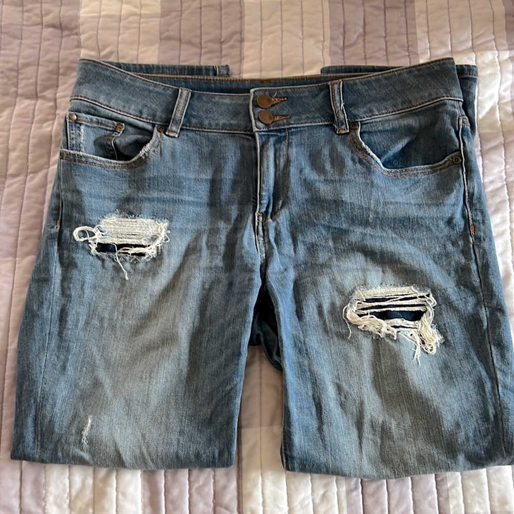 Cropped Boyfriend Ripped Jeans